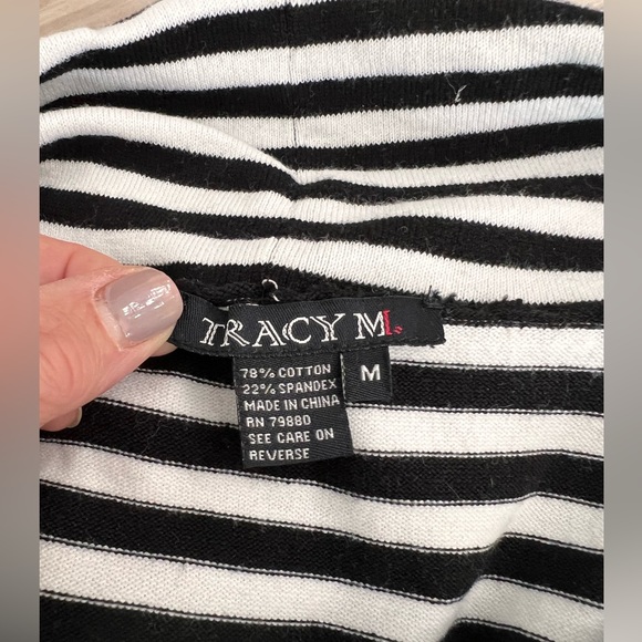 Tracy M, Sleeveless Black & White Striped Knit Cowl Neck Tunic - Picture 4 of 8